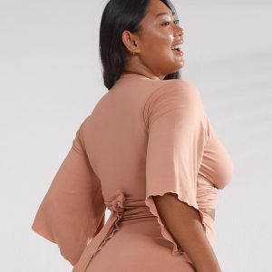 FRENCHROSE-GeishaTop_CleopatraSkirt9-WEB_5d0f78fa-89b8-4a9b-9c6e-2d4088436ca5